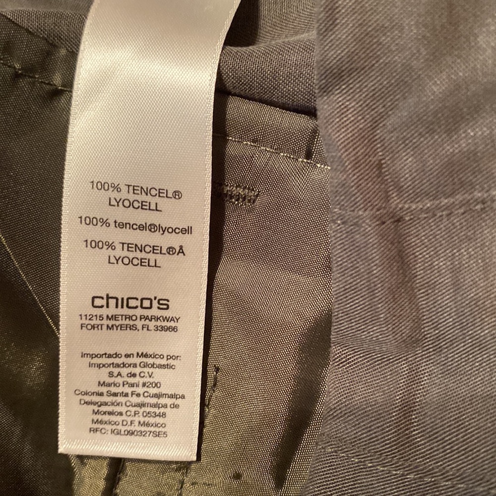 NWT Chico's Capris Size 2P/petite large - Picture 5 of 5